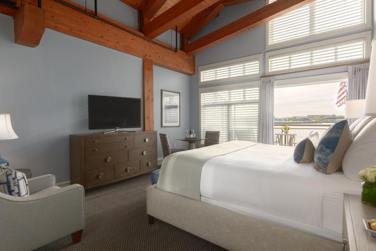 Superior King Room Balcony