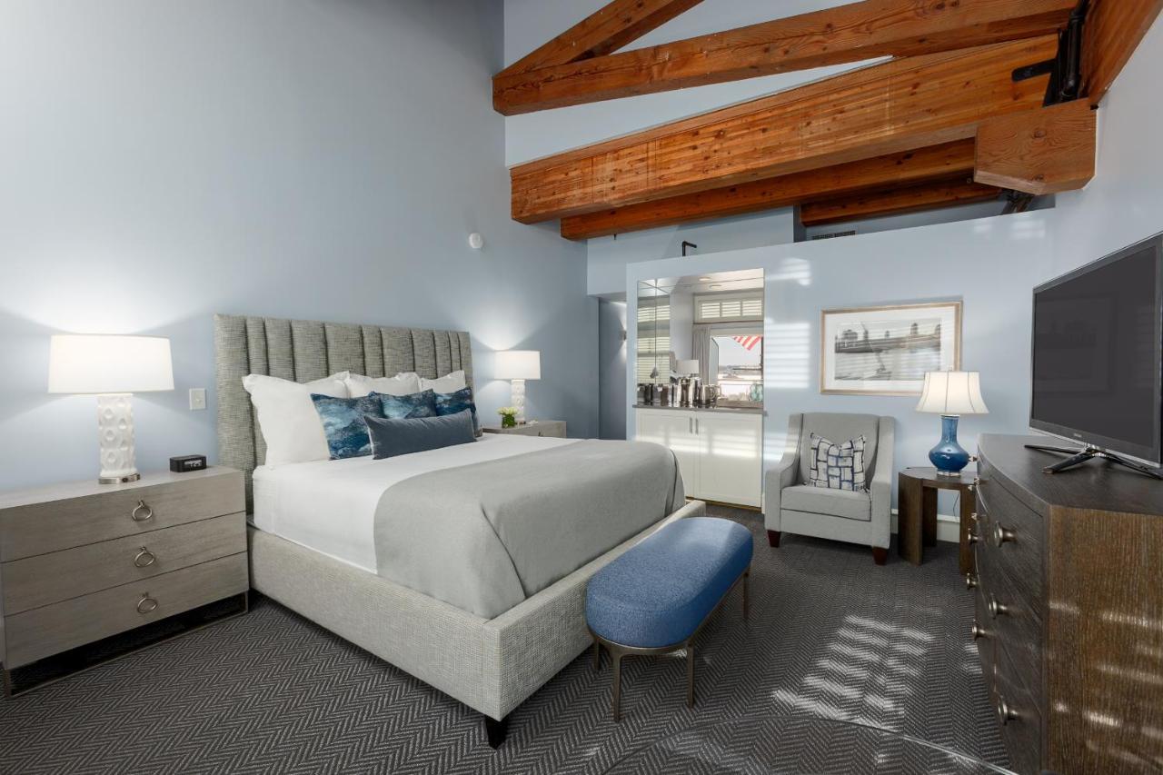 Superior King Room Balcony