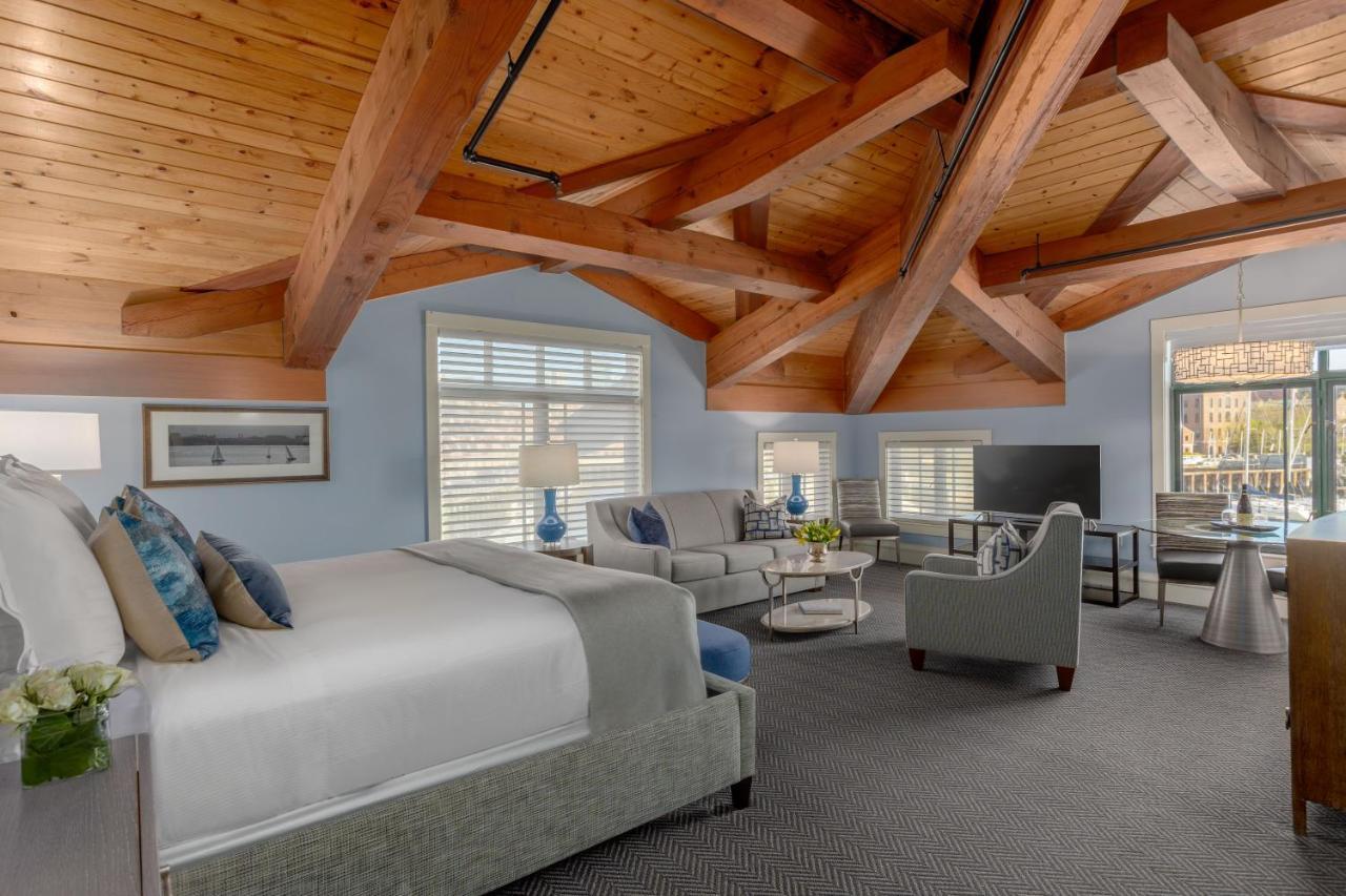 Corner King Room Harbour View