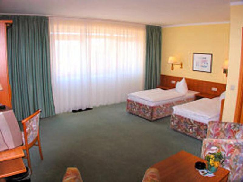 Vierbettzimmer mit eigenem Bad