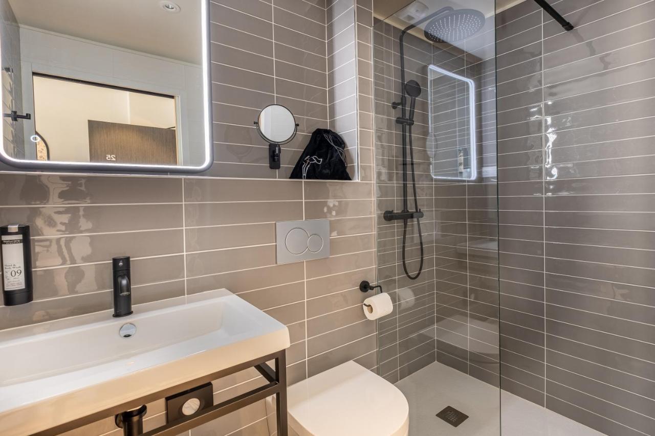 Double Twin Room