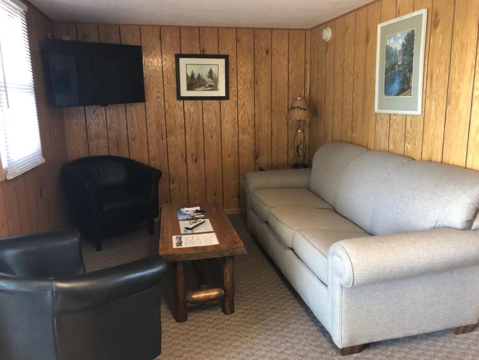 Two-Bedroom Deluxe Cabin