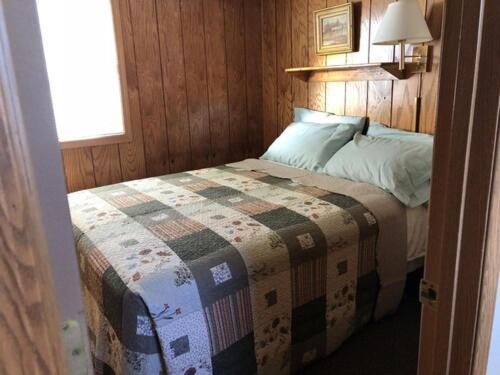 Two-Bedroom Deluxe Cabin