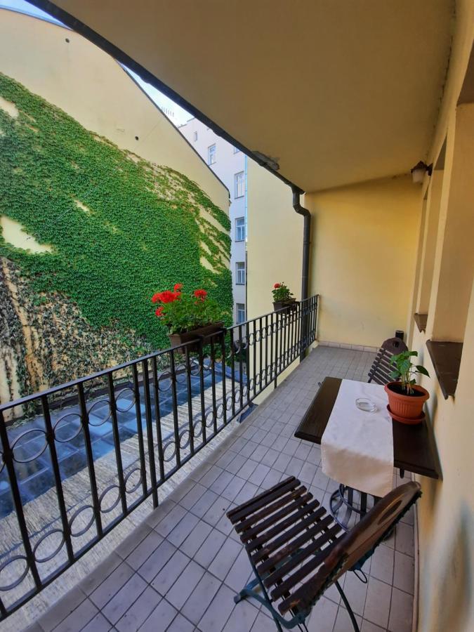 Design Double Room Balcony without Lift