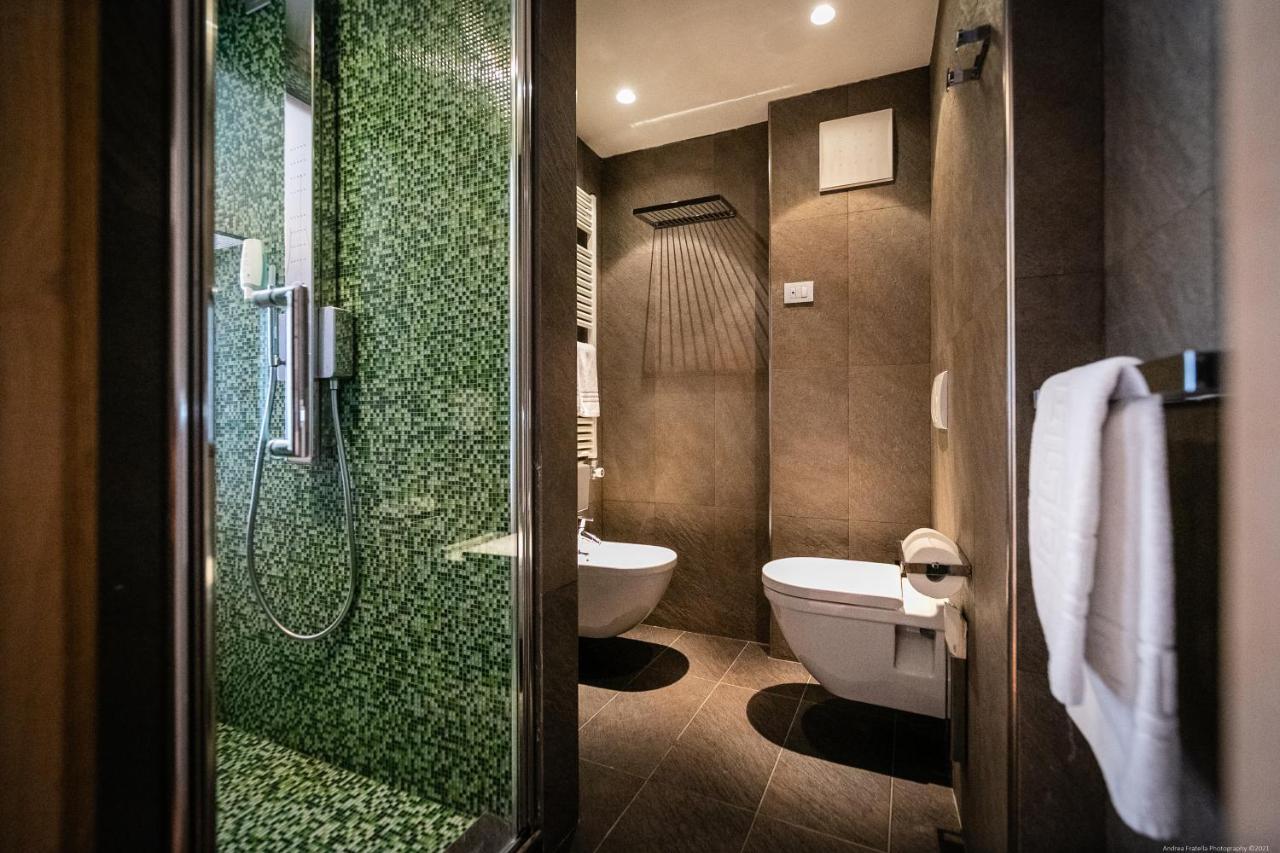 Double Room Water Jet Shower
