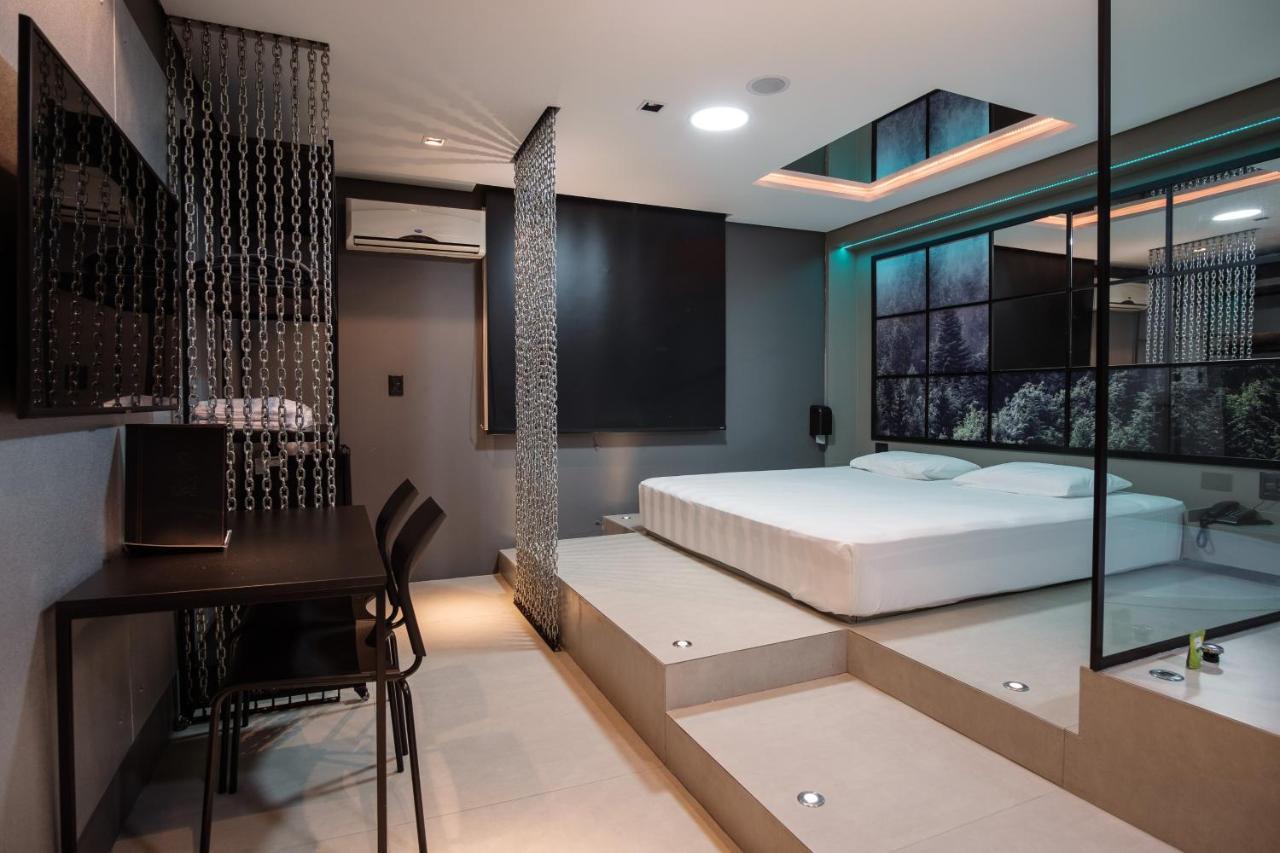 King Suite Spa Bath