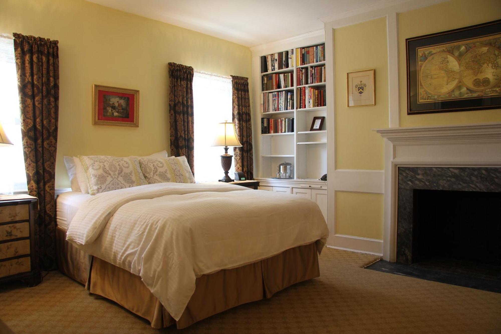Luxury Room 302 Main Building