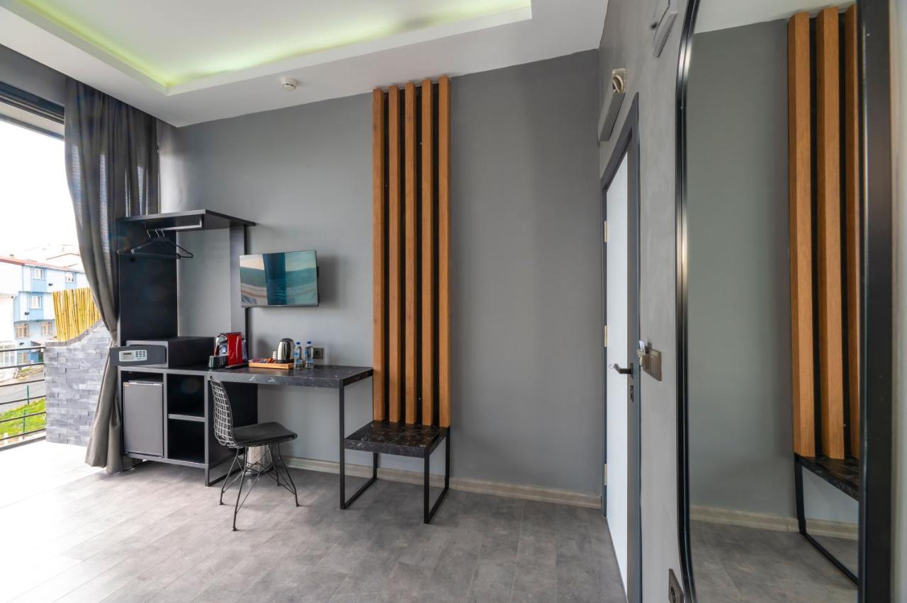 Single Room Balcony