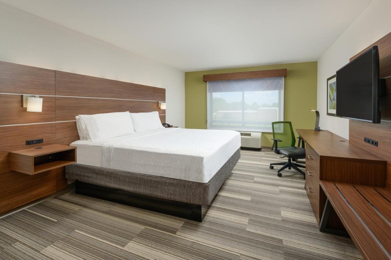 One-Bedroom King Suite
