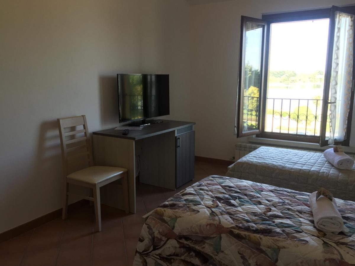 Deluxe Double or Twin Room Lake View