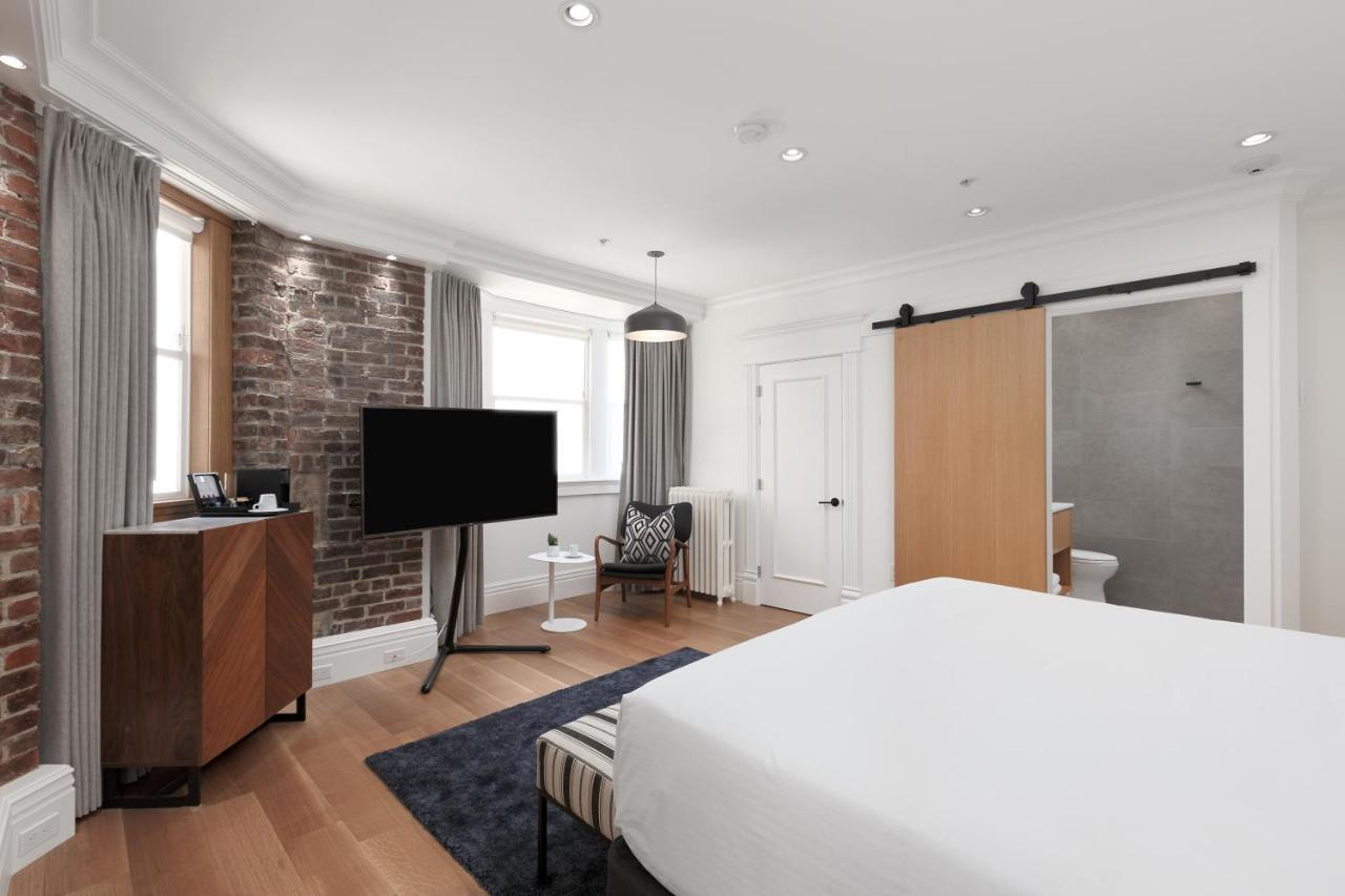 Legacy King Room