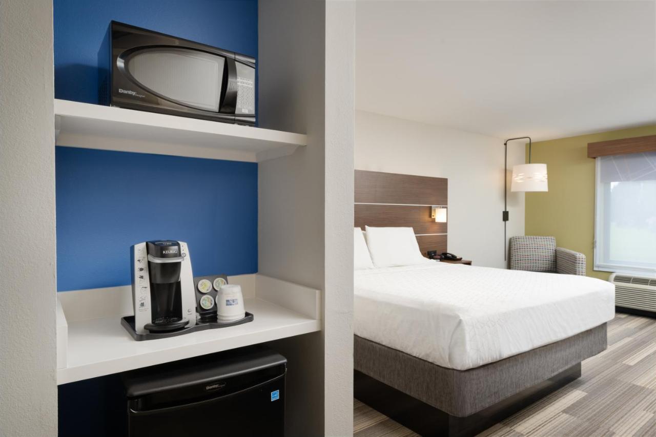 King Room - Mobility Access/Hearing Accessible