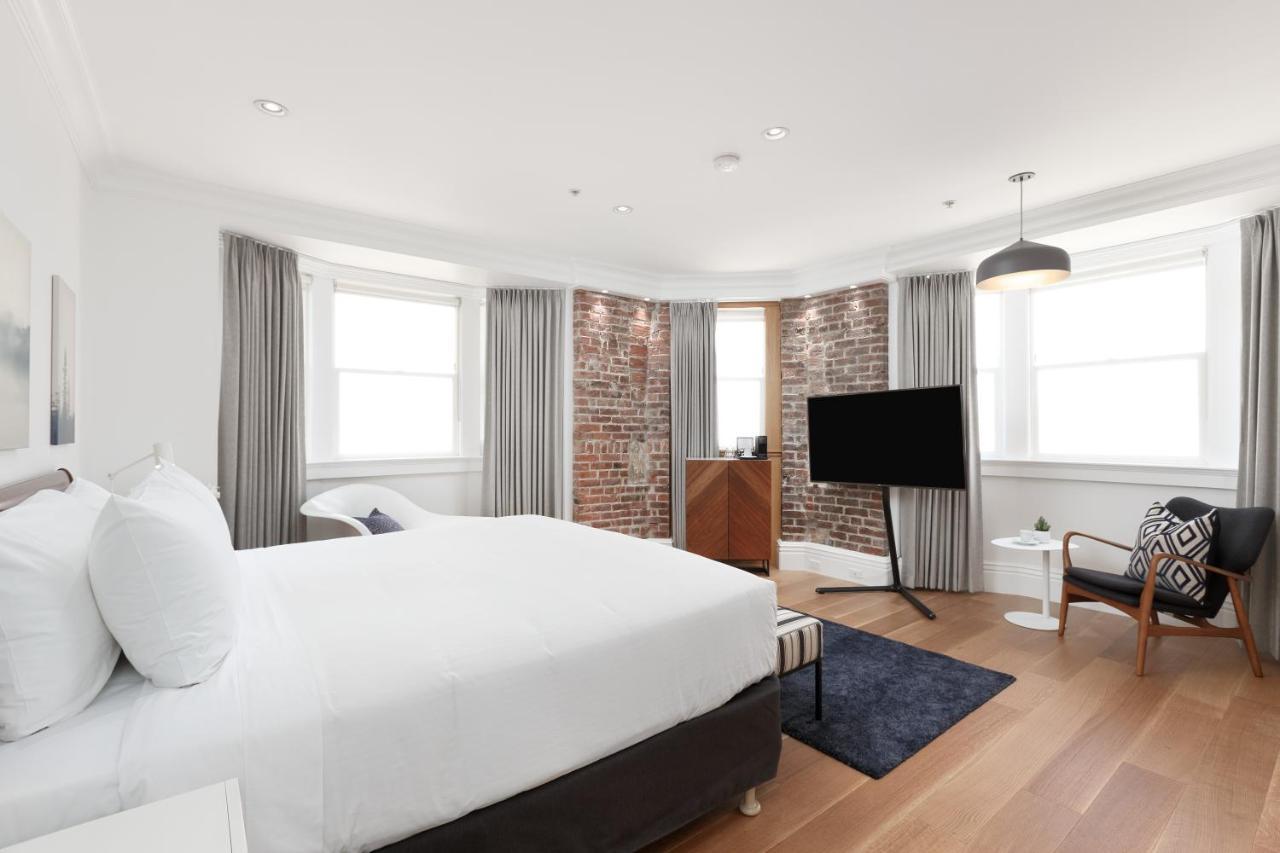 Legacy King Room