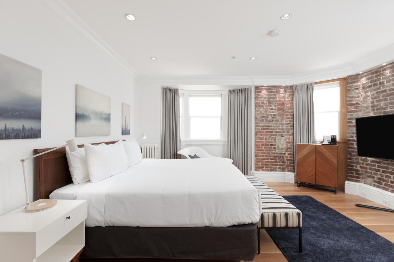 Legacy King Room