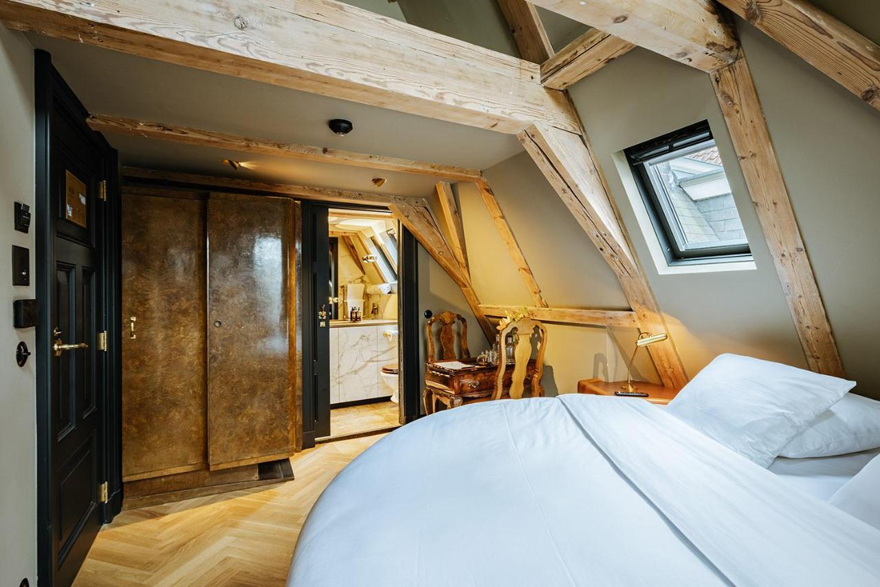 Tiny Double Room JP Sweelinck