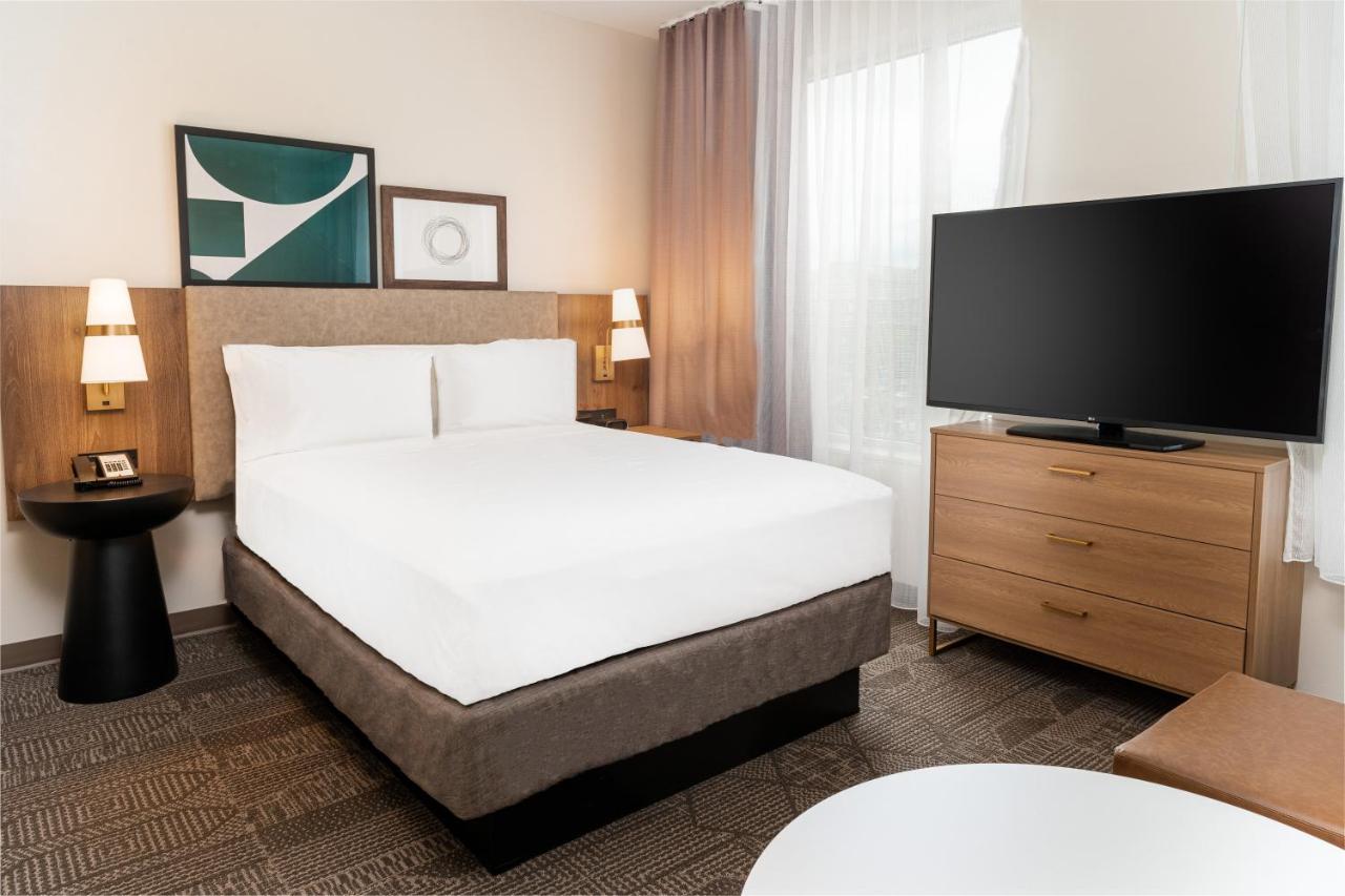 King Studio Suite