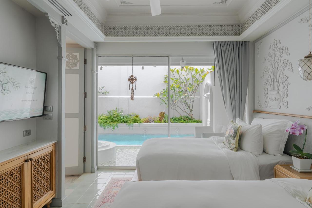 Junior Suite Private Pool Twin Bed