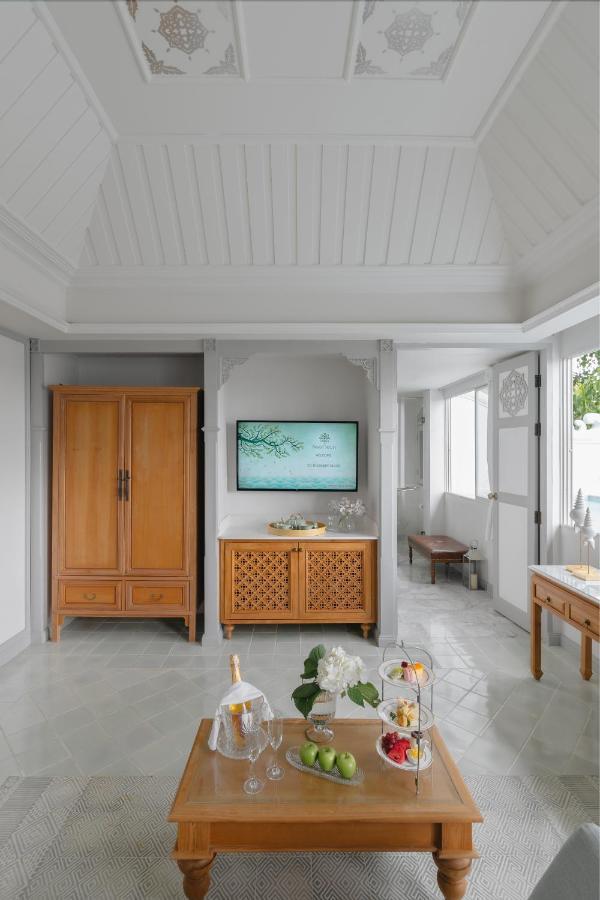 The Bodhi Pool Suite Twin Bed