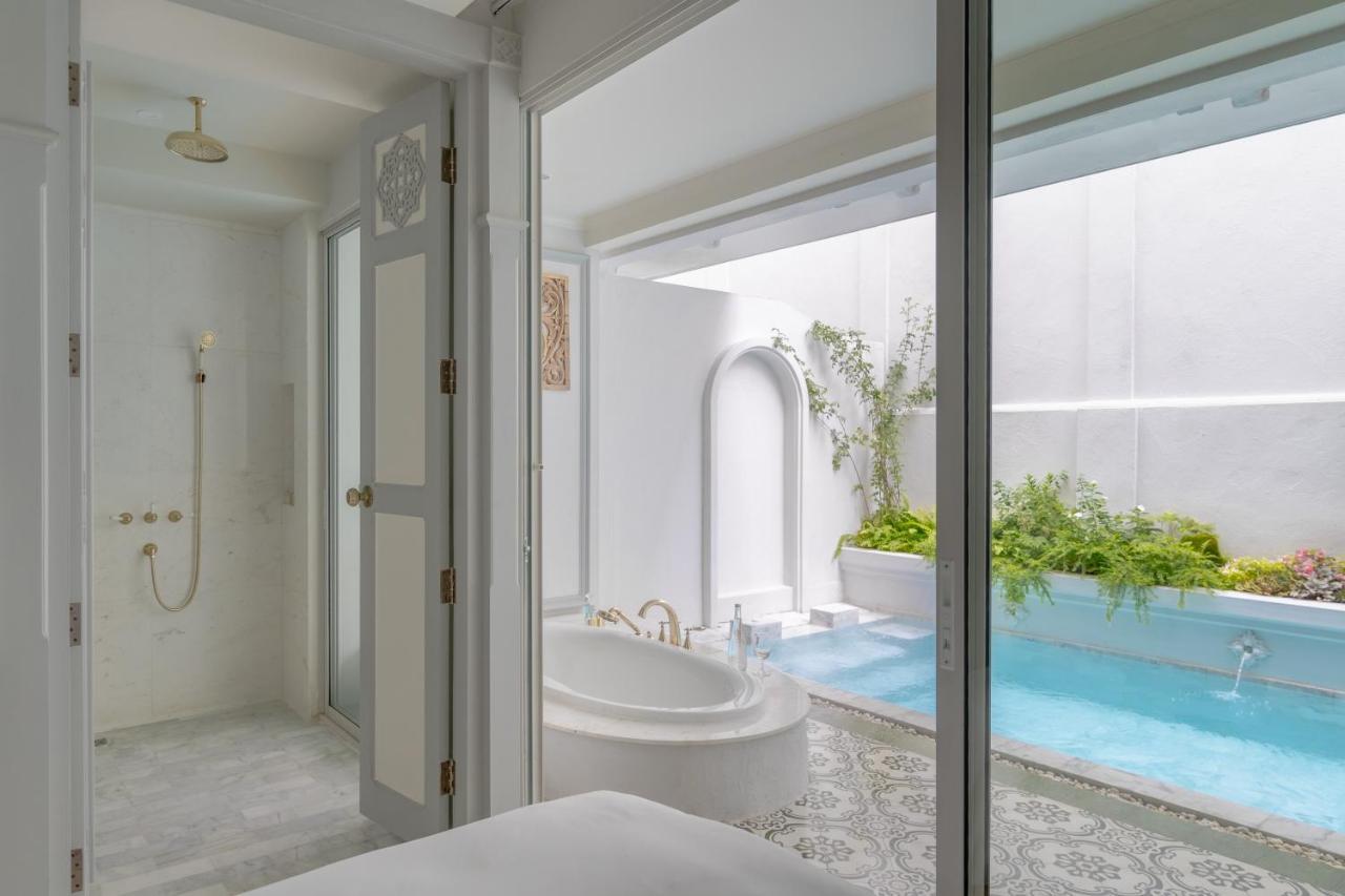 Junior Suite Private Pool Twin Bed