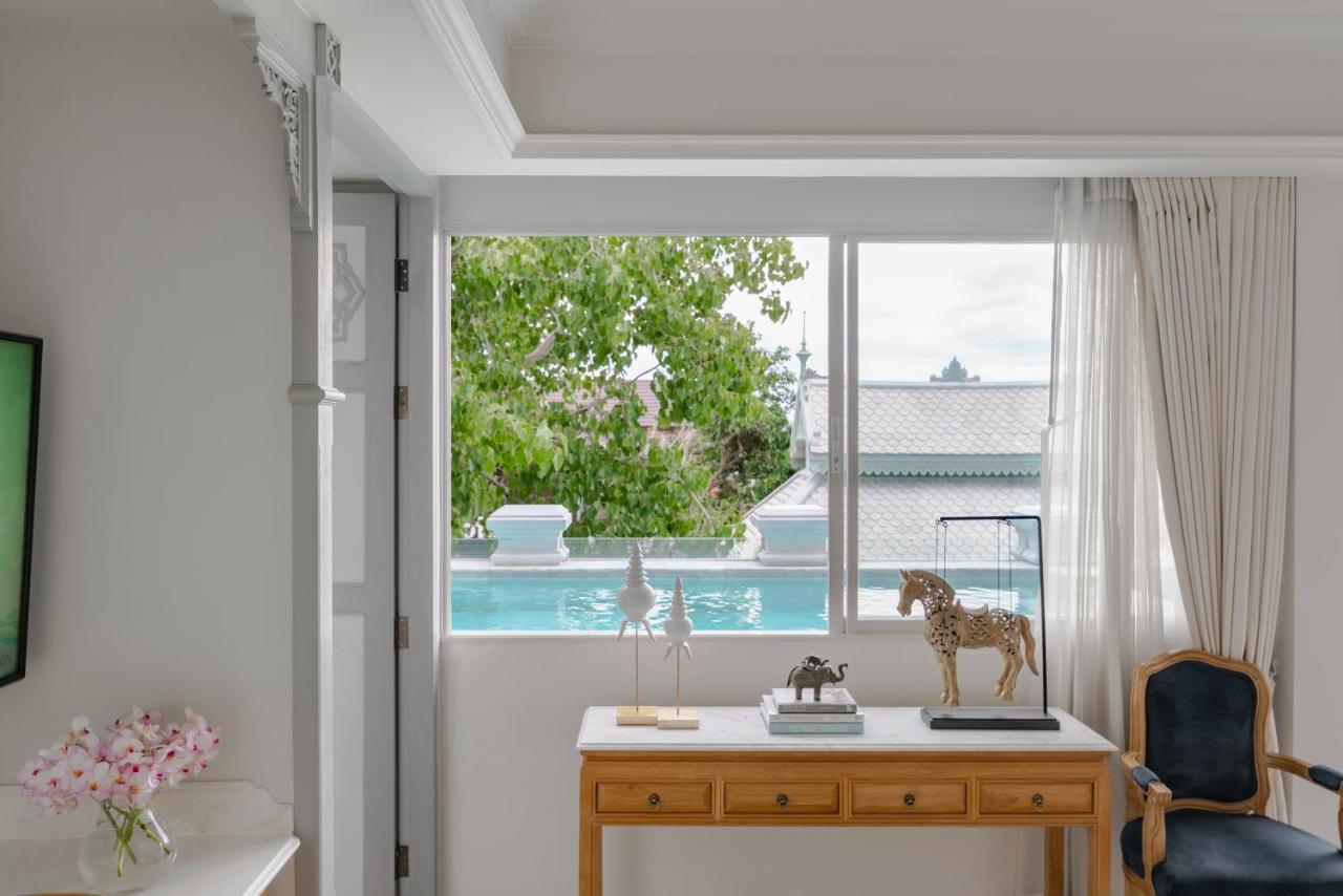 The Bodhi Pool Suite Twin Bed
