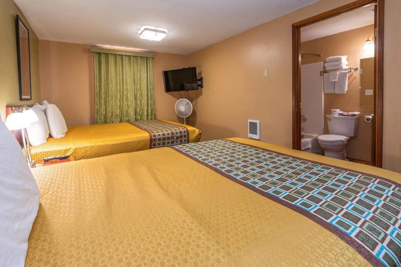 Queen Room Two Queen Beds
