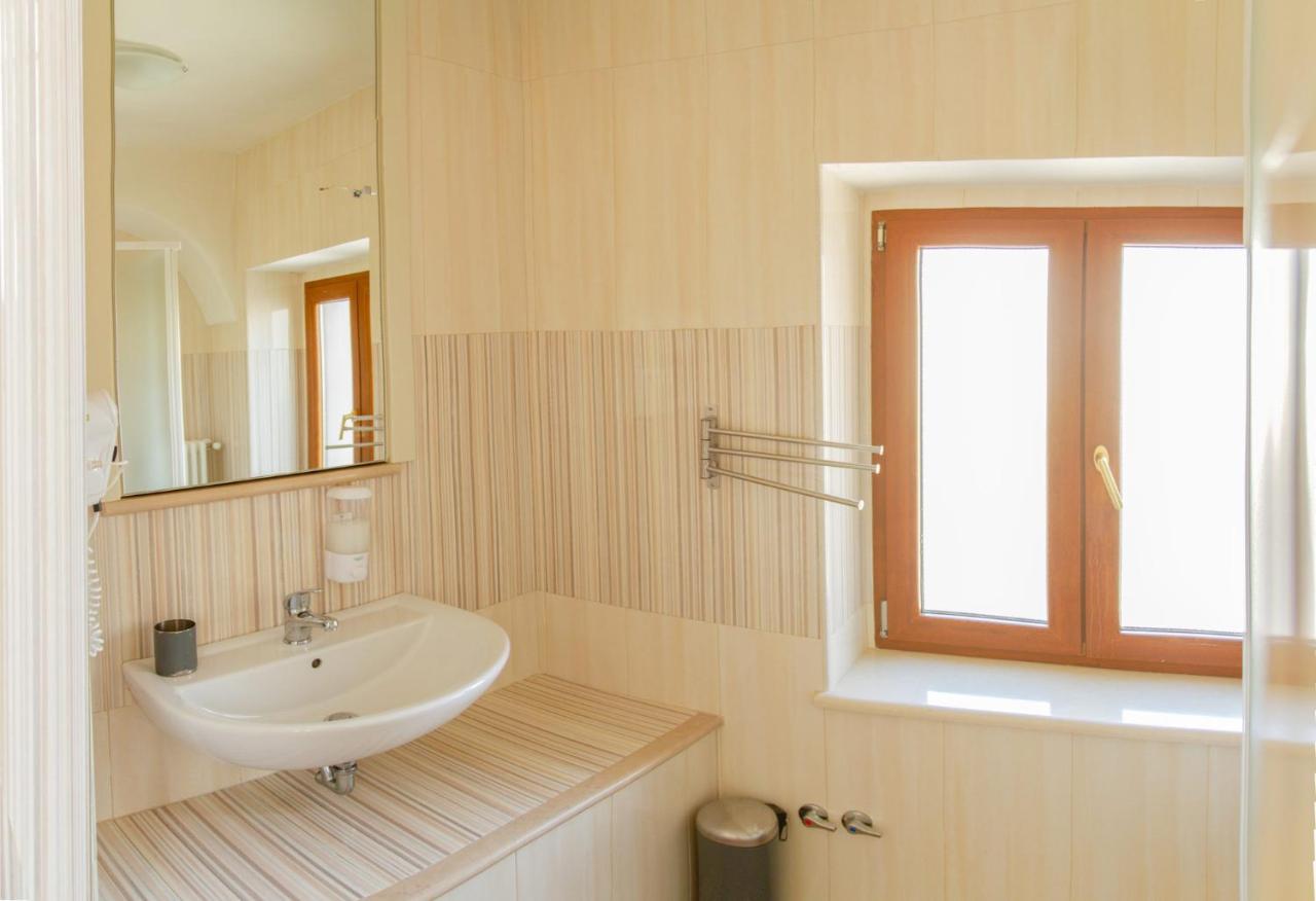 Twin Room Private Bathroom