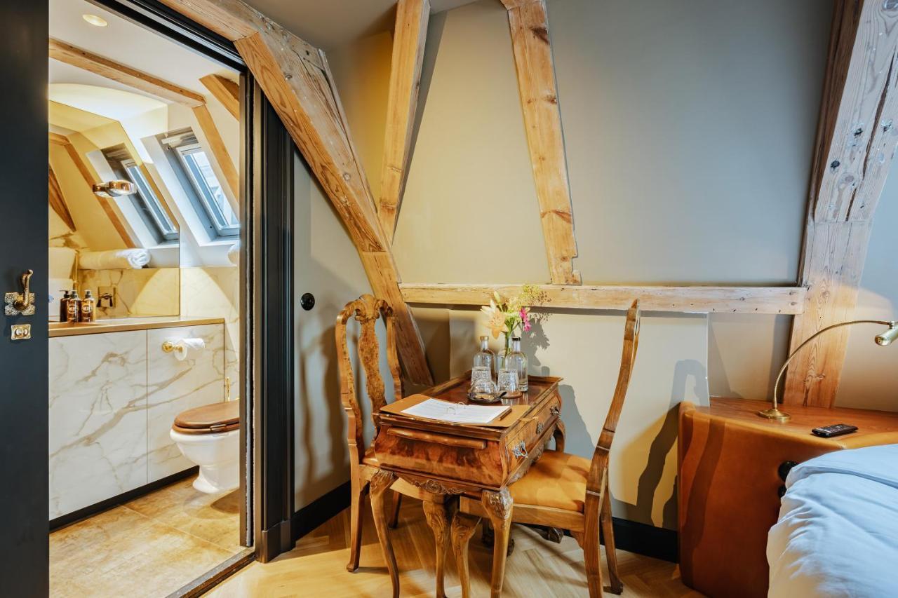 Tiny Double Room JP Sweelinck