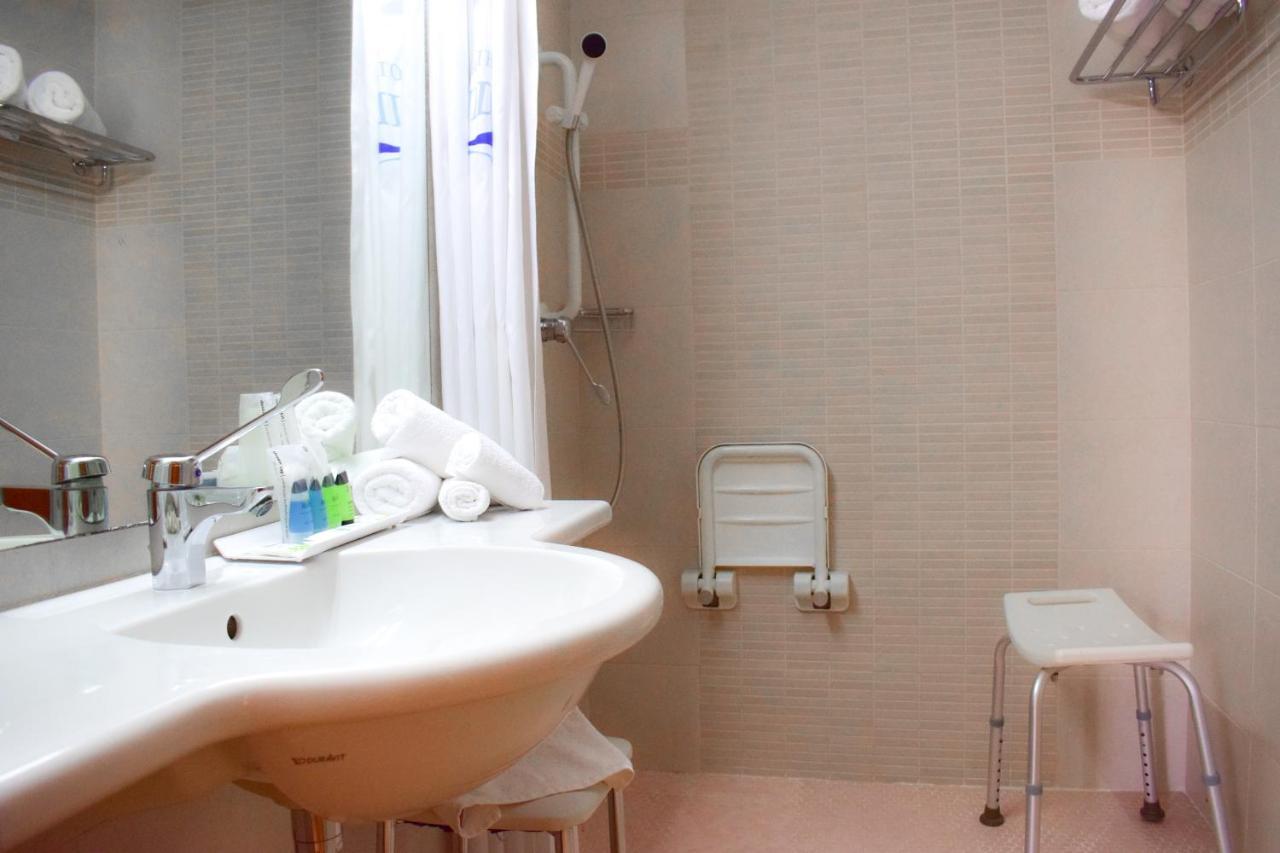 Twin Room Disability Access