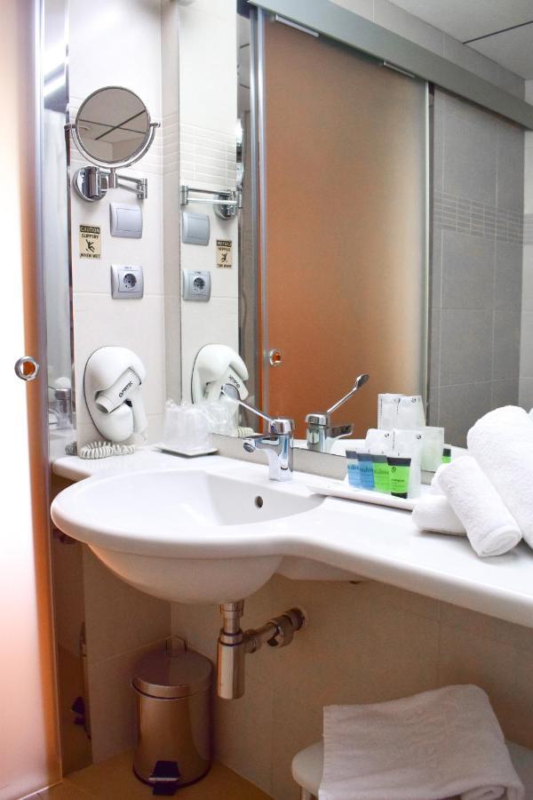 Twin Room Disability Access