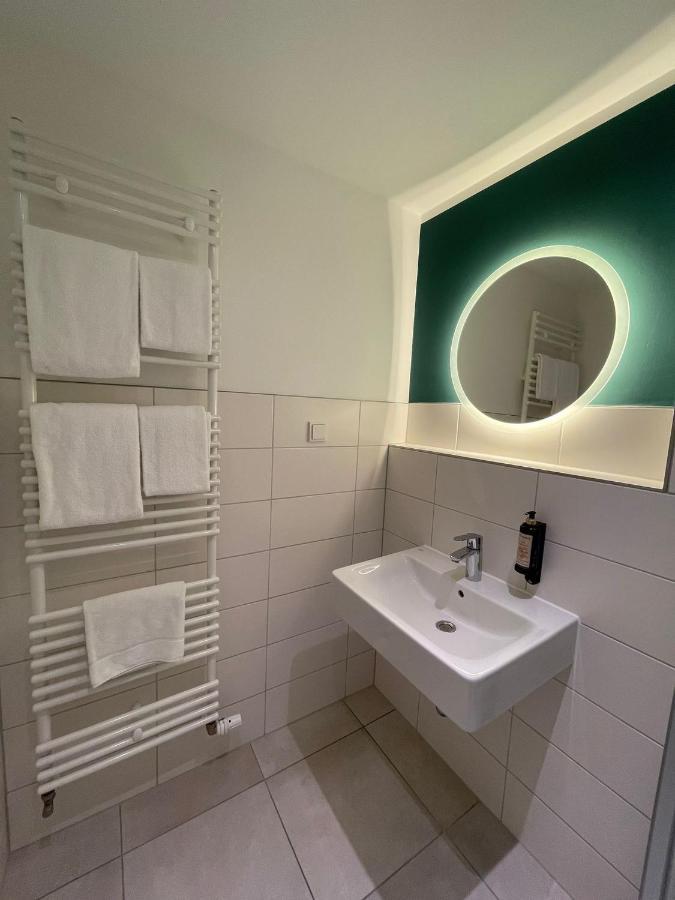 Single Room Bathroom