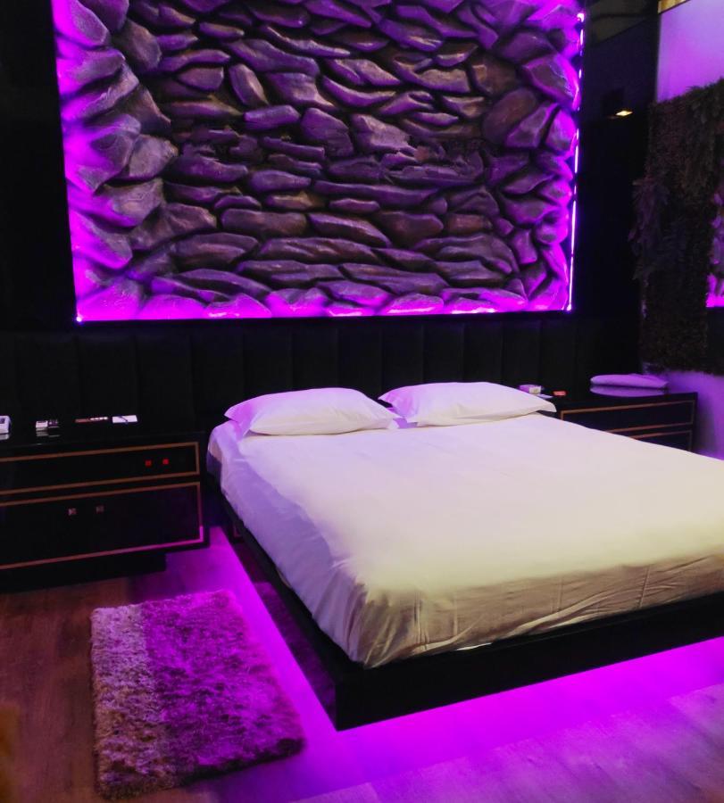 Deluxe Double Room Bath