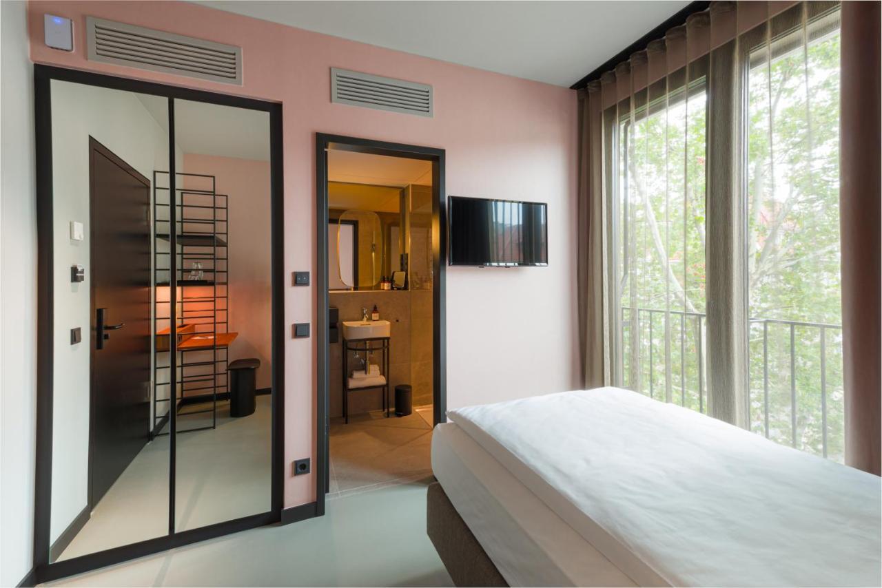Super Cozy Room