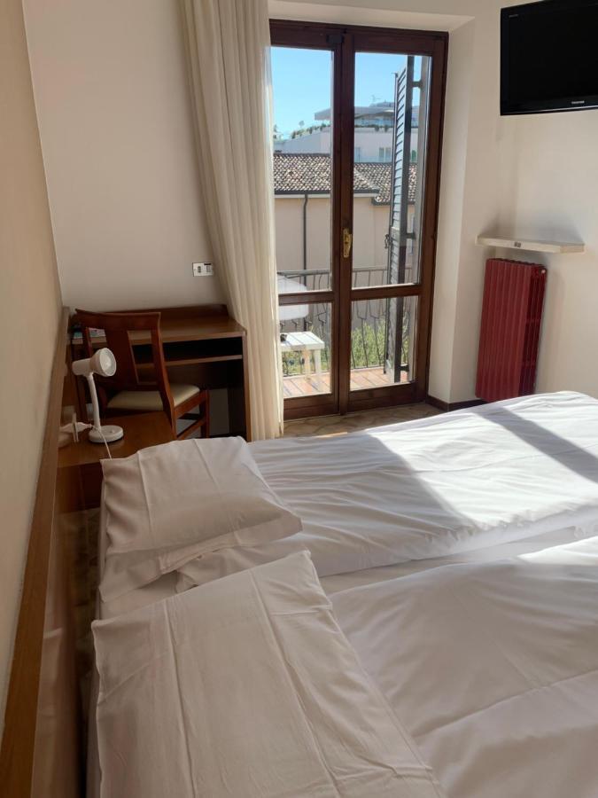 Camera Matrimoniale/Doppia con Letti Singoli con Balcone