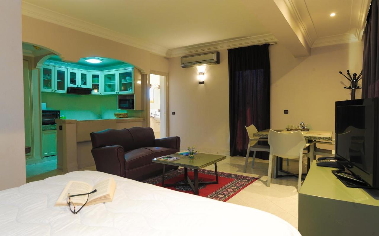 Studio Apartment