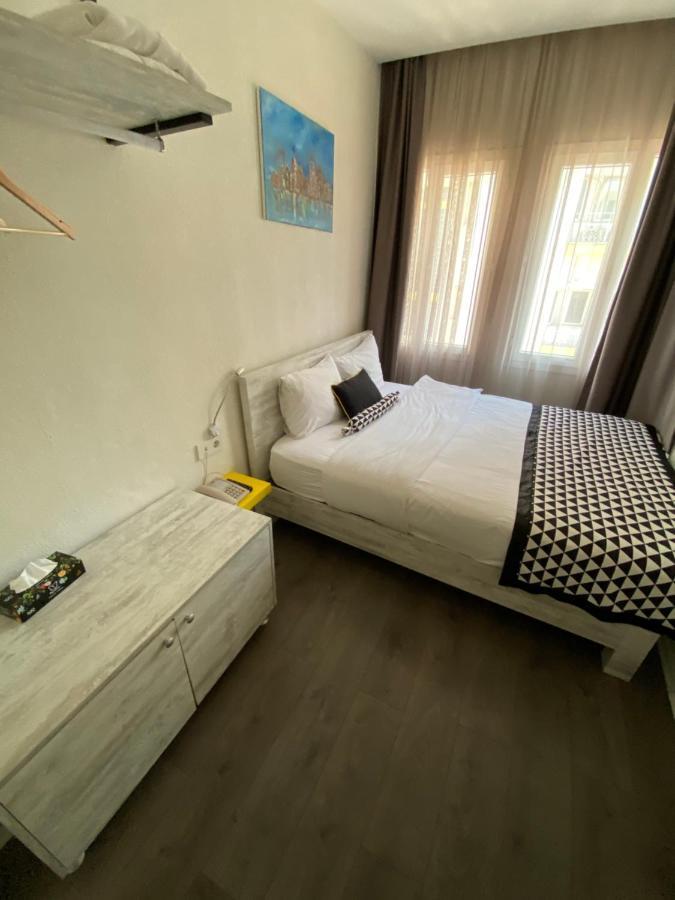 Economy Tweepersoonskamer met Externe Eigen Badkamer