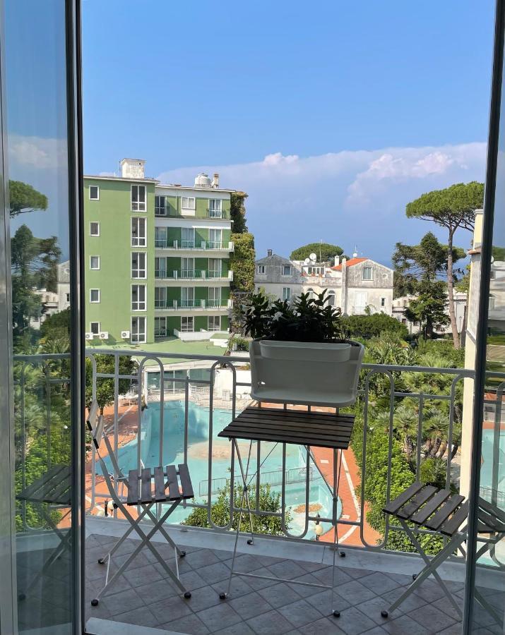 One-Bedroom Apartment Balcony Separate Building