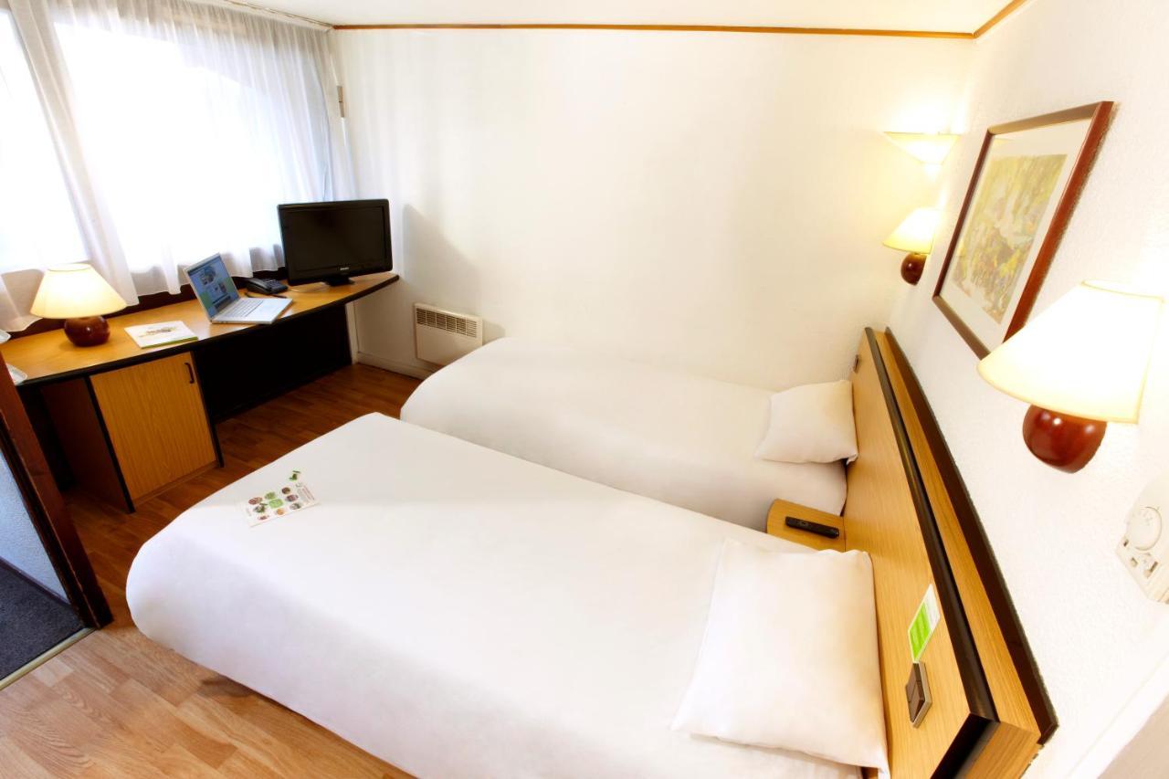 Triple Room 2 Single Beds 1 Extra Bed