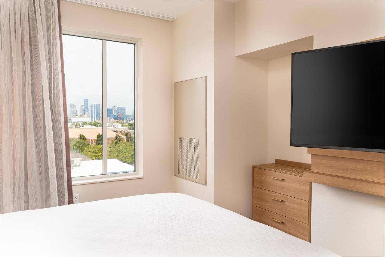 One-Bedroom King Suite