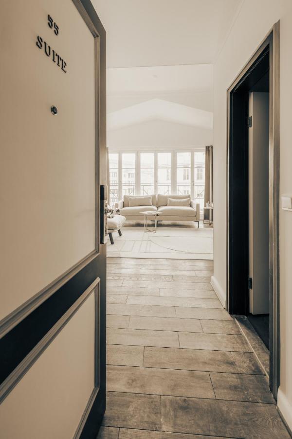 Spacious Studio Kitchen