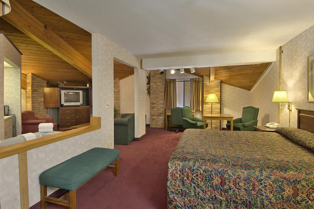 Deluxe King Studio Suite Non-Smoking