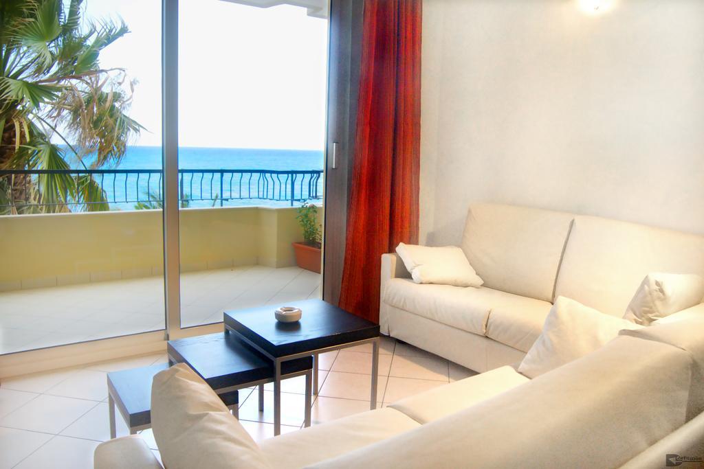 Superior One-Bedroom Apartment