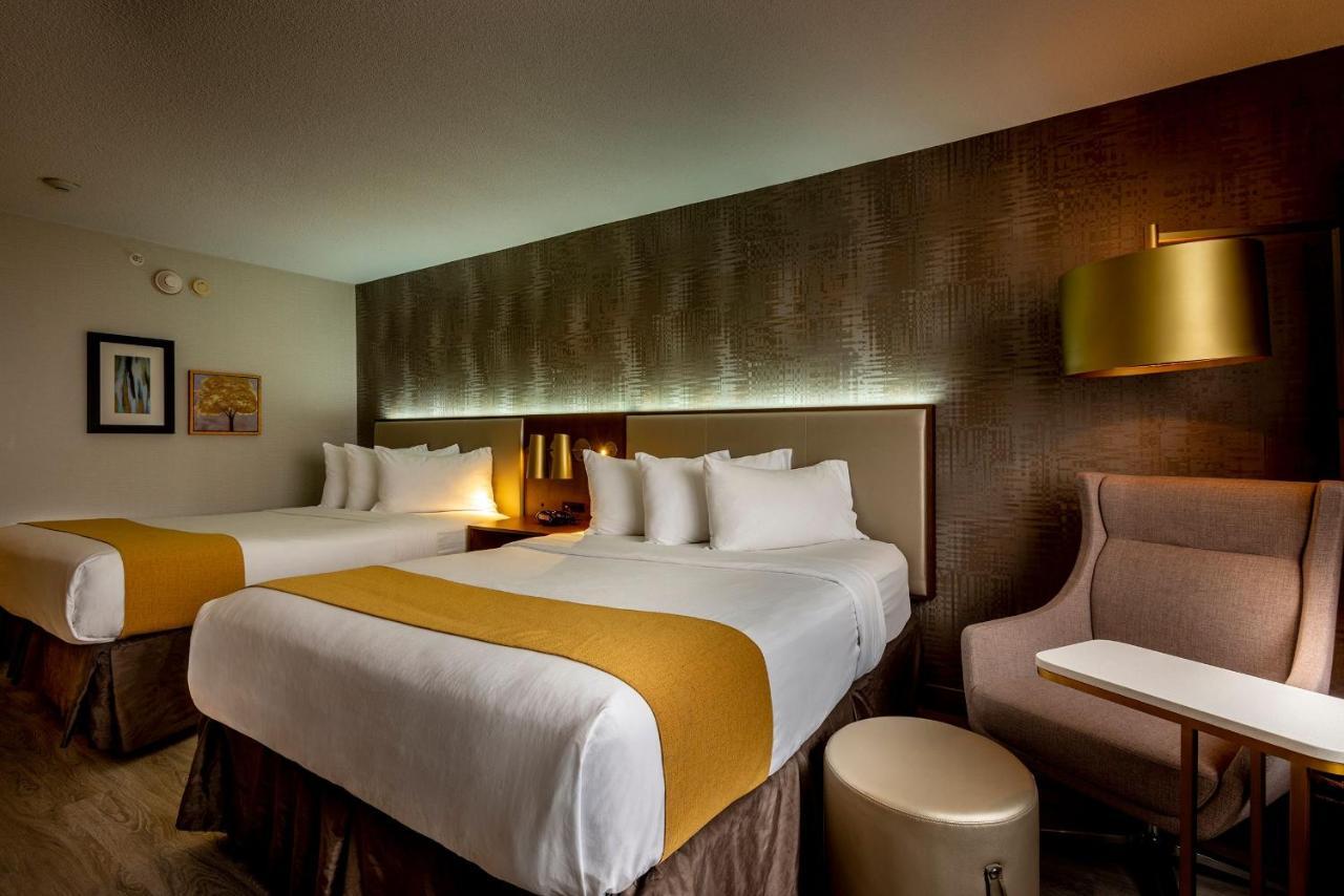 Gold Room Two Queen Beds
