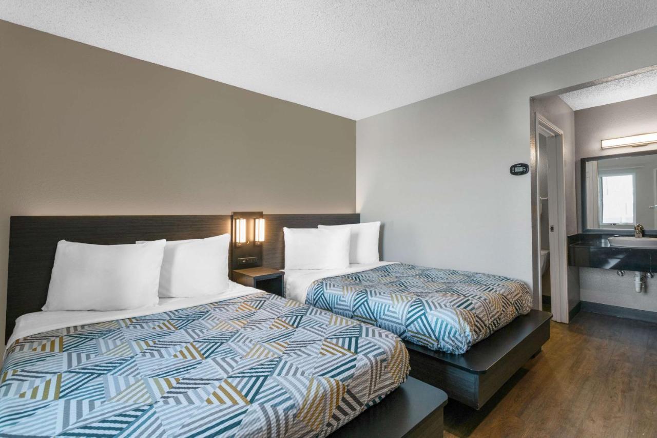 2 Queen Beds | Suite Non-Smoking Micfridge