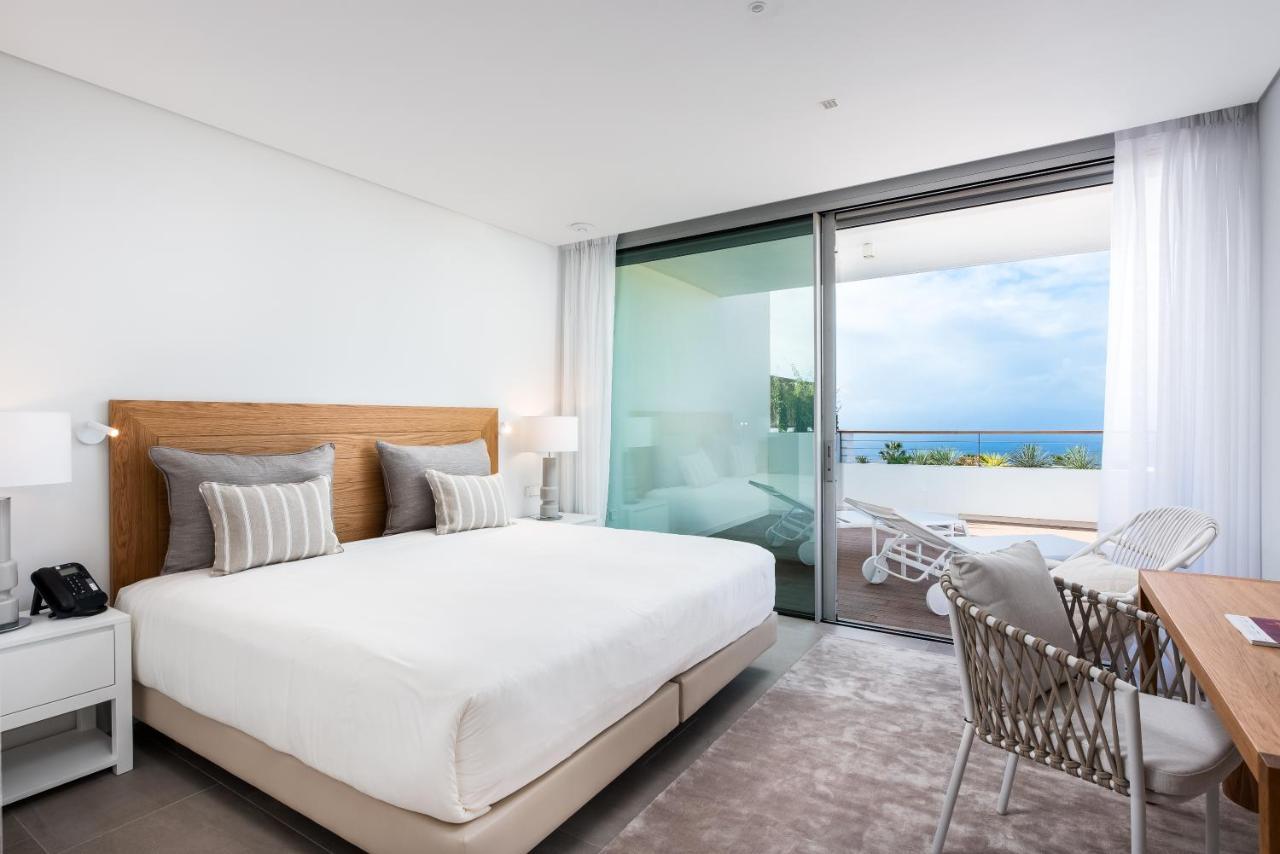 Two-Bedroom Suite Sea View