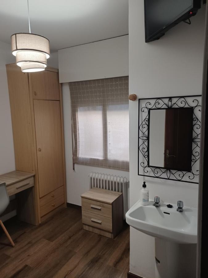 Standard Single Room Shower
