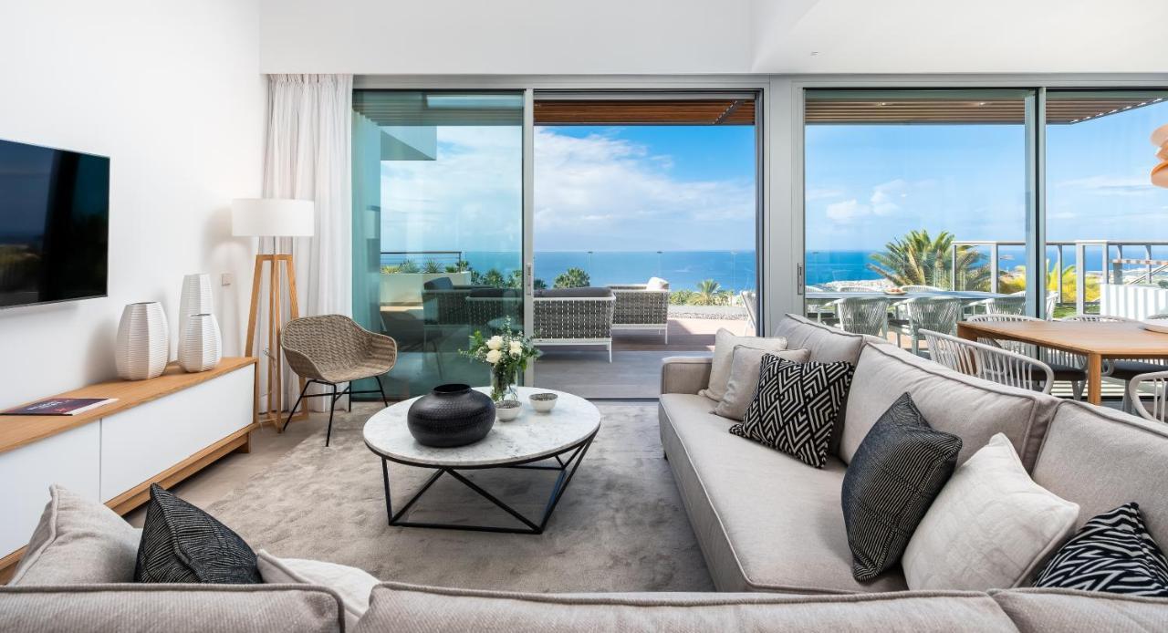 Three-Bedroom Suite Sea View