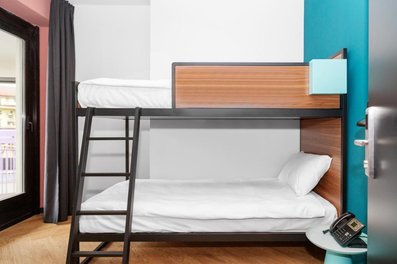 Economy Twin Room Bunk Beds