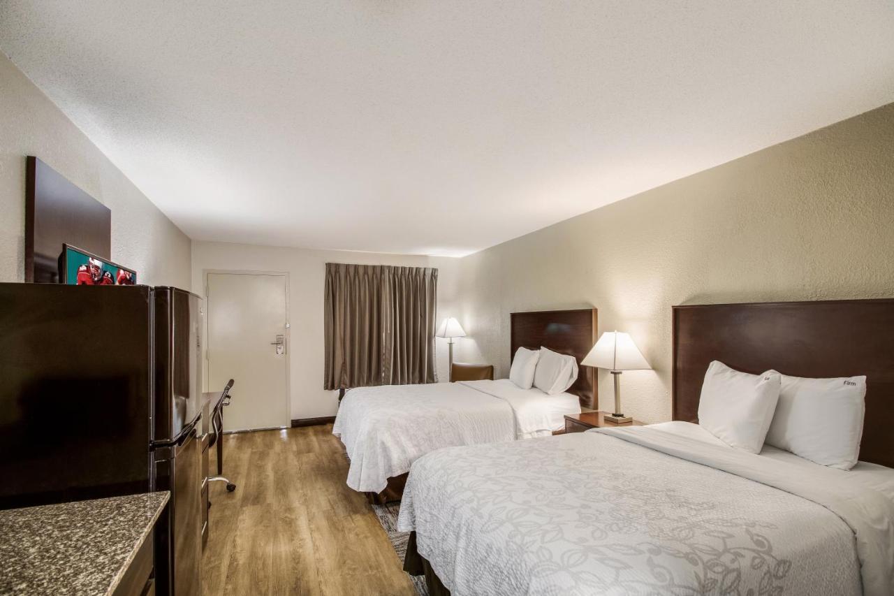 Deluxe Room with Two Double Beds with Full-Size Refrigerator Smoke Free