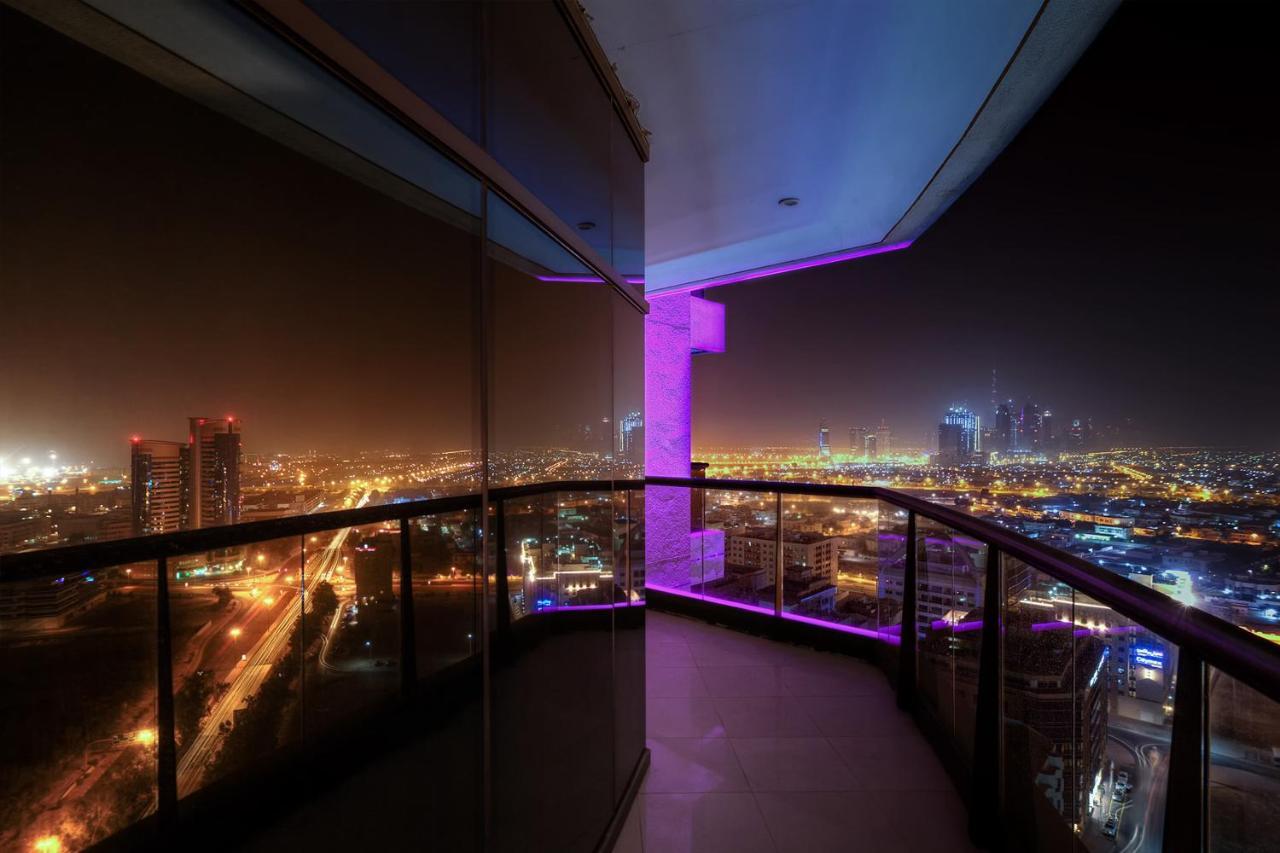 Skyline Economy Room