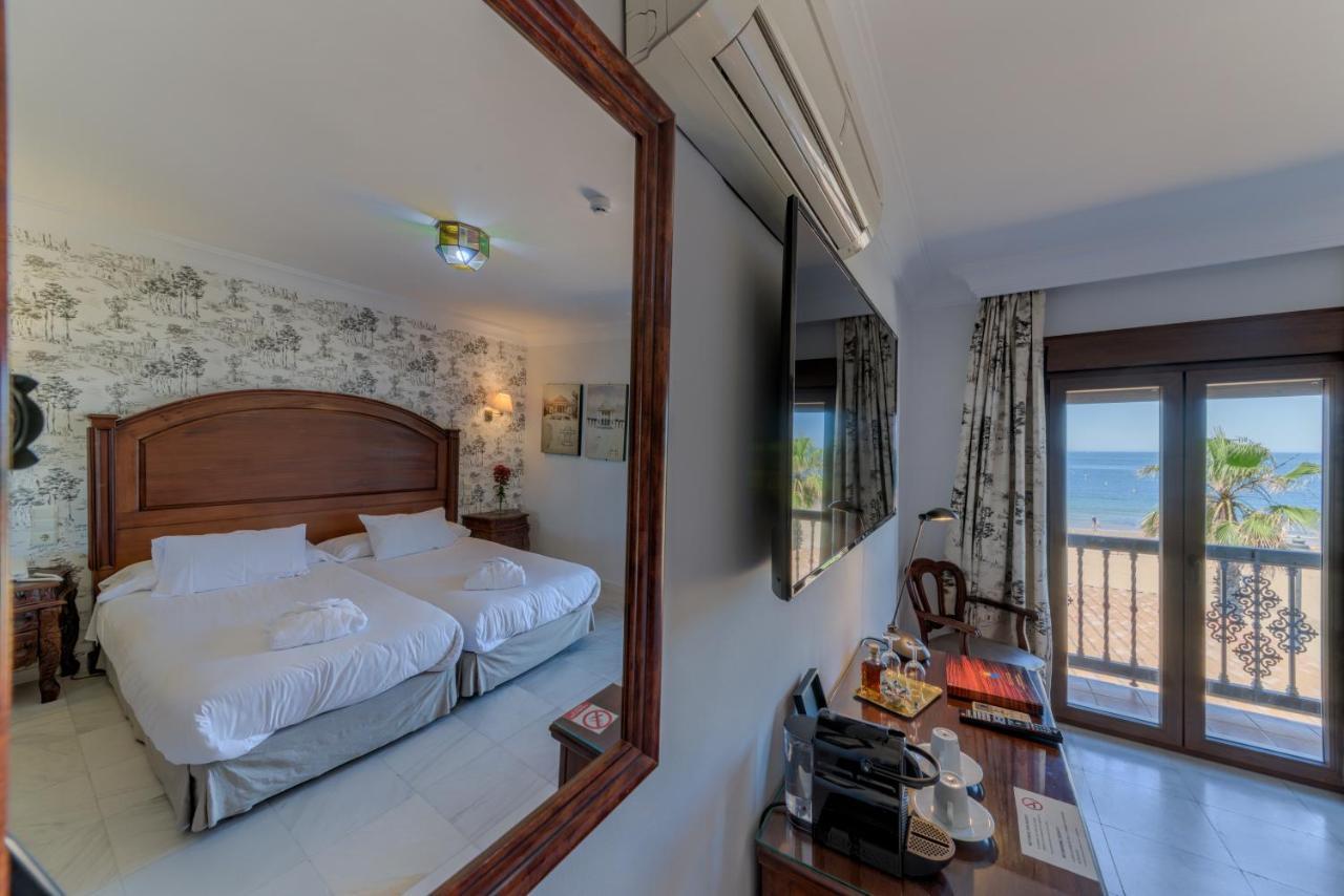 Double or Twin Room Sea View